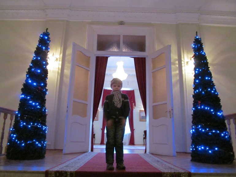 Теперь мы театралы)))