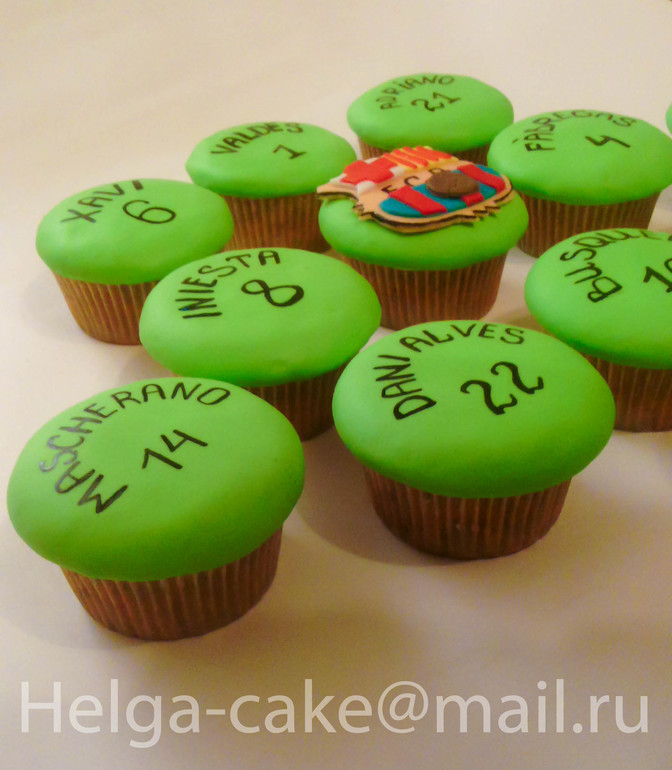 Капкейки для девушки-футболистки!