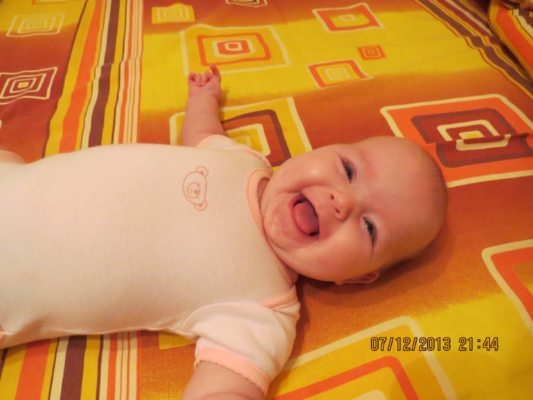 наши 4,5 месяца!!!)))