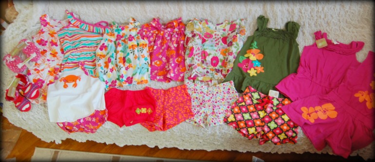 Это болезнь или ребенок одет на год вперёд)))))