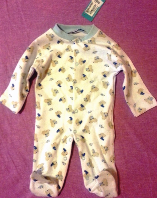 Вещи на мальчика абсолютно новая! Недорого!