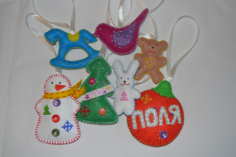 Наши елочные игрушки из фетра