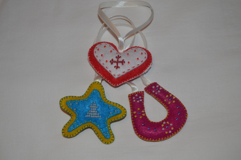 Наши елочные игрушки из фетра