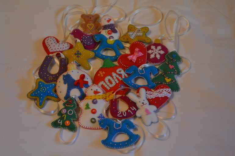 Наши елочные игрушки из фетра