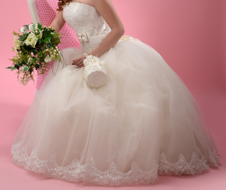 Продам платье классический фасон а-ля принцесса))))))