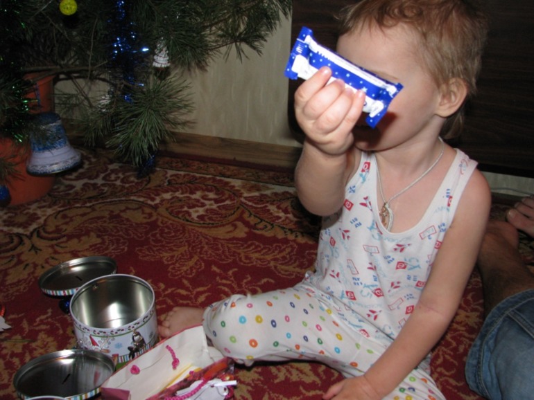 Спасибо Феям! Детки получили конфетки утром 1 января)))