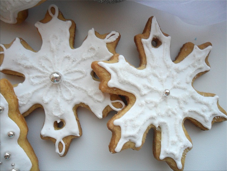 Елко-снежинковый марафон продолжается...))