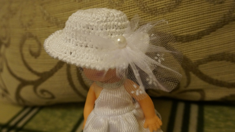 Шапочки для Ваших куколок.