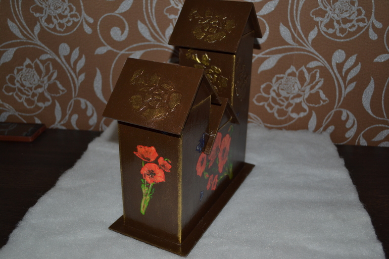 Вот, сделала домик...