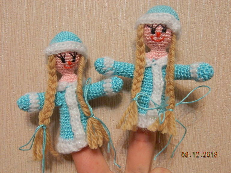 Снегурочки не отстают))