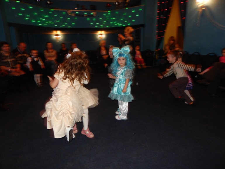 Новогодняя ёлка в театре кукол!