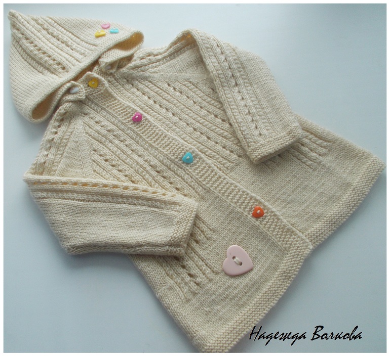 Кардиган с сердечками для малышки