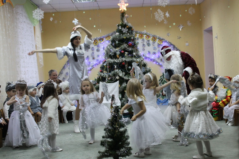 Елка в детском саду.