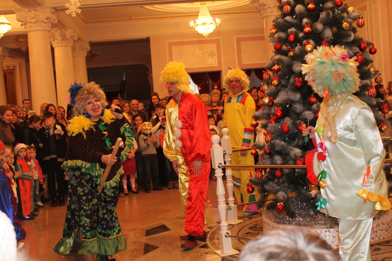 Наша первая елка в театре))