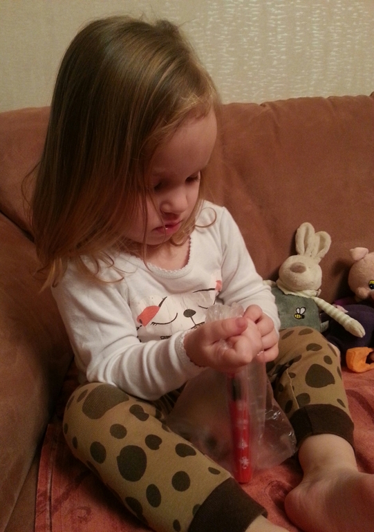 И много, много радости детишкам принесла! Только не елочка, а наша расчудесная Снегурочка)))