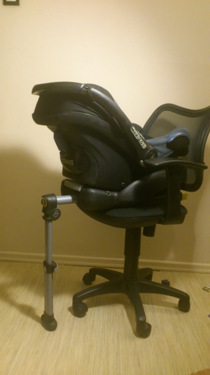 б/у Автокресло Maxi cosi CabrioFix + база EasyFix + шасси/прогулка Quinny Zapp полный комплект