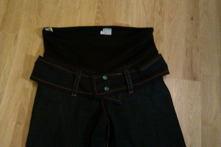 Продам джинсы для беременных 300 руб