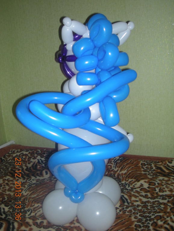 Новогодняя лошадка из шаров!!!!!!