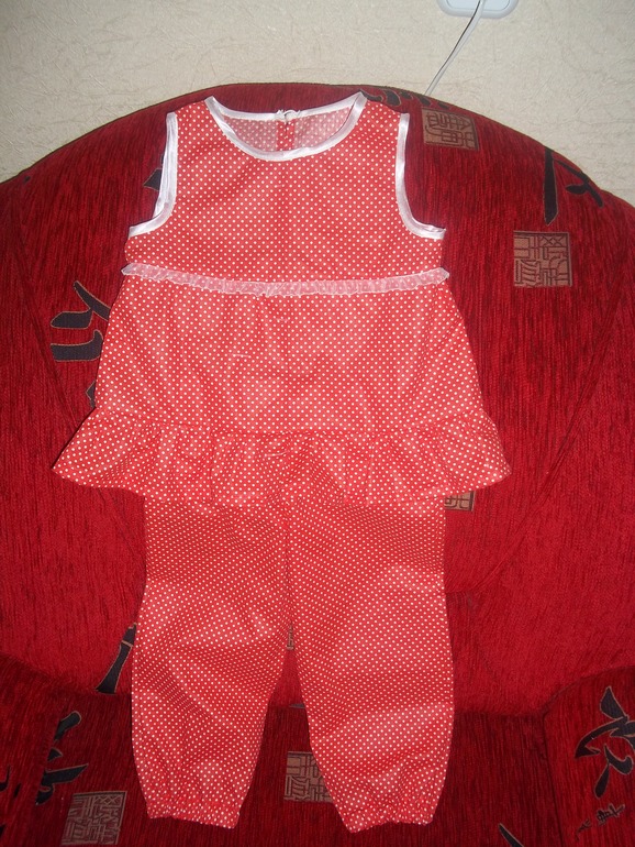 Костюмчик в горошек