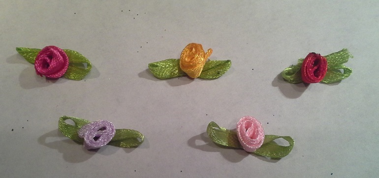 Много пуговок (имеются Новогодние), кабошоны, подвески, стразы