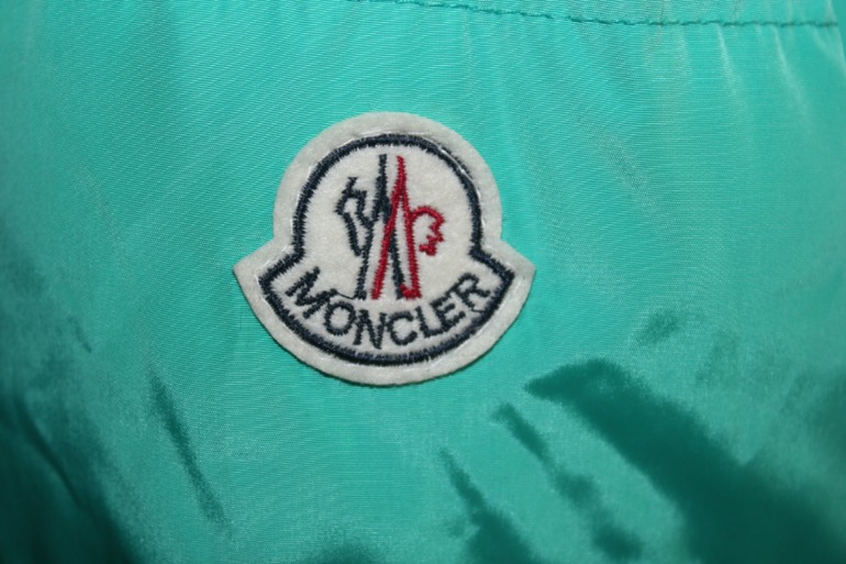 Живые фото. Moncler