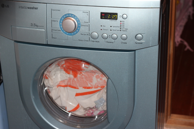 НОВОГОДНИЙ ОДИН ДЕНЬ )