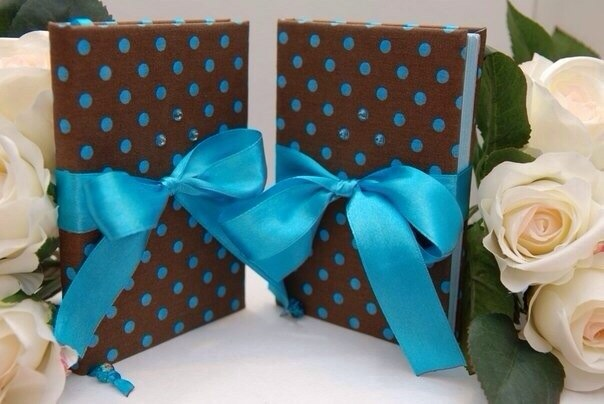 Альбомы, блокноты, ежедневники, книги мамы и малыша и многое другое)