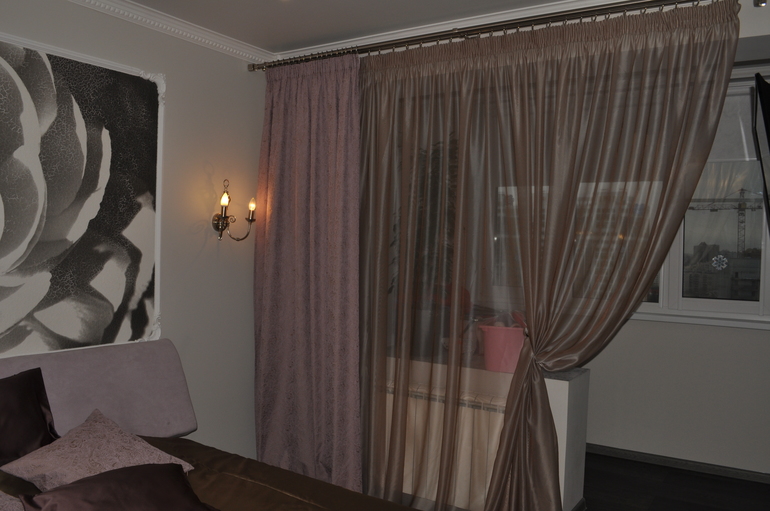 Роза и шторки