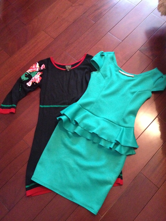 Красивые платья к новому году 44-46, 2500 за все!!!