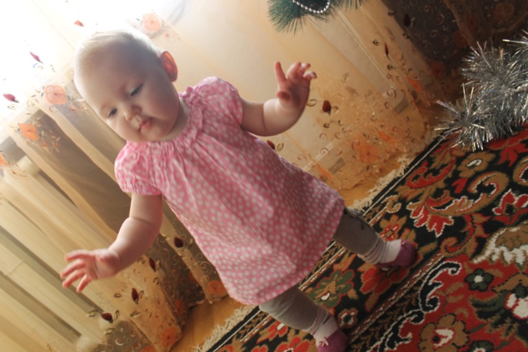 Вот оно наше СУПЕР достижение)))) Делаем так уже с 7 мес 12 дней, все не успевала запечатлить)))) ну и так..фотопоказушки)))