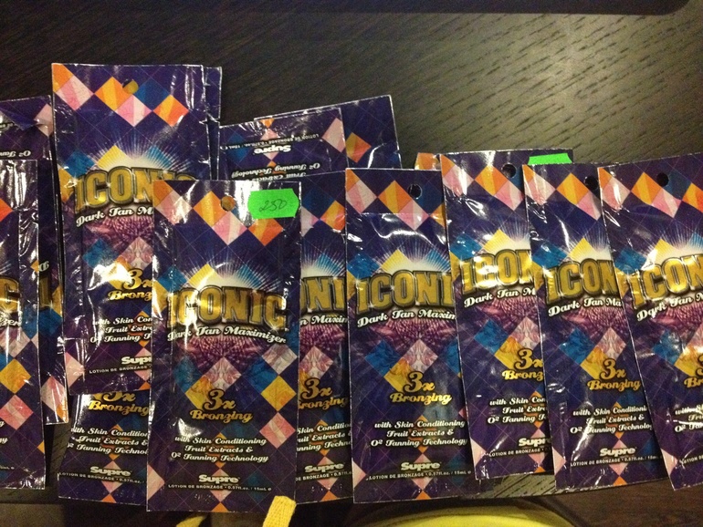 Распрадаю крема для загара,после закрытия салона