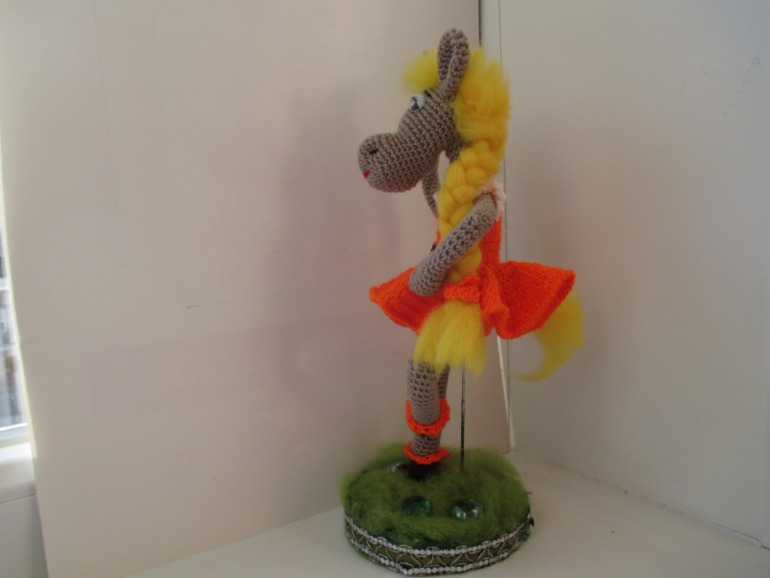 Лошадка балеринка Лола