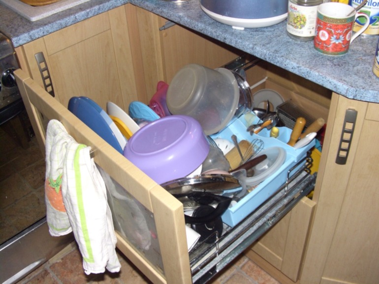 не могу найти места вещам на кухне((( дайте советов и пенделей!