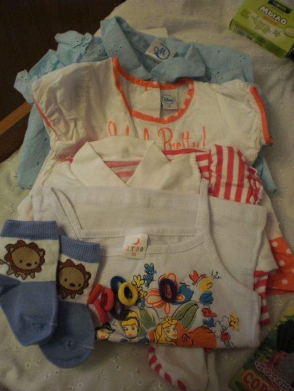 Я тоже с подарками :)