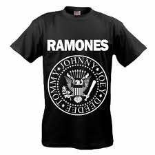 Ищу футболку на 3 годика ac/dc, ramones, или что-то в этом стиле)