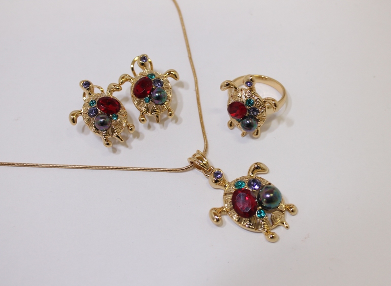 Яркие комплекты с покрытием драгоценных металлов (с фигурками животных))