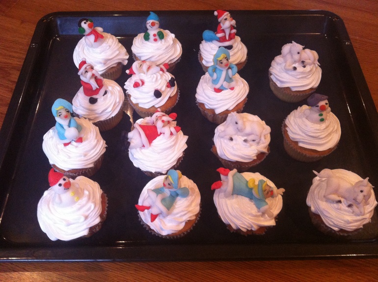 Капкейки и кейкпопсы новогодние