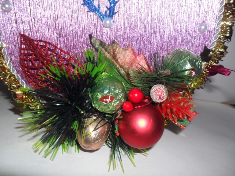 Мой первый тортик и новогодние часики!!!Прошу критики!!!