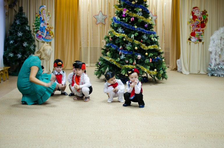 Первый утренник в саду =)