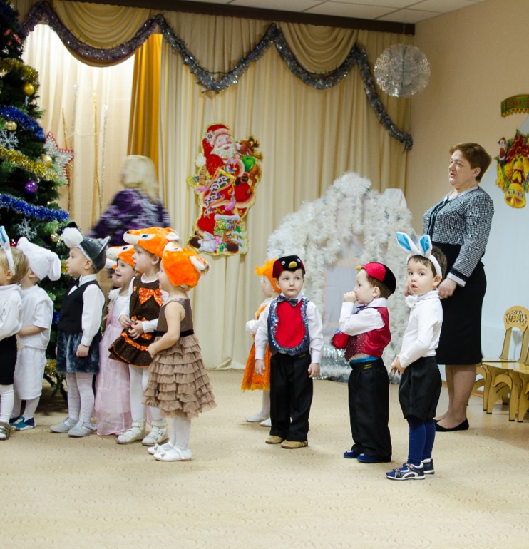 Первый утренник в саду =)