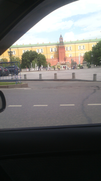 кремль из окна авто