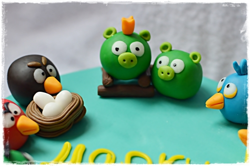 Angry Birds cake...