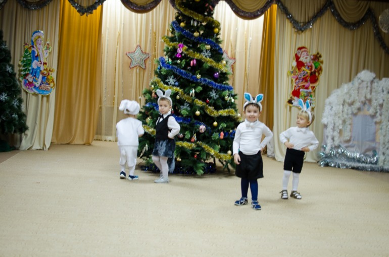 Первый утренник в саду =)