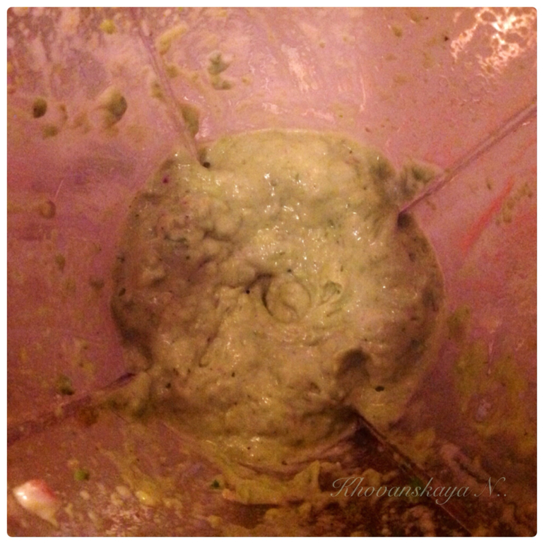 avocado ranch dressing и chillian steak salad (hot)