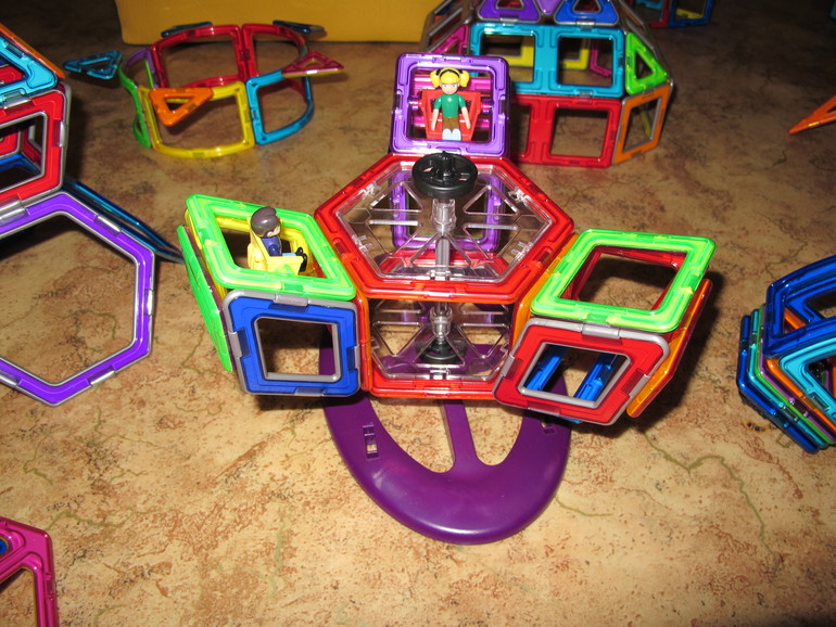 И мы хотим похвалить Magformers