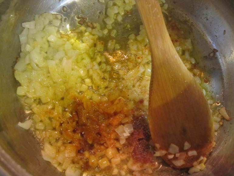Пряный, имбирный крем-суп из картофеля с креветками