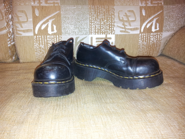 Отдам ботинки DR.Martens 37 размер б/у