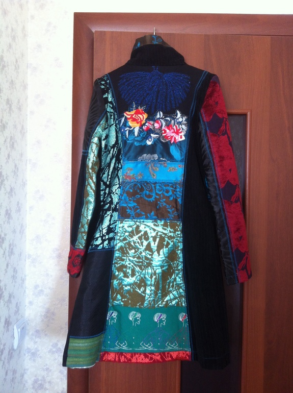 Пристрою новое пальто Desigual, 36 размер