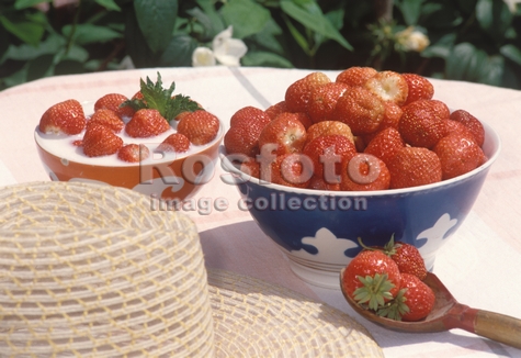 клубника с молоком