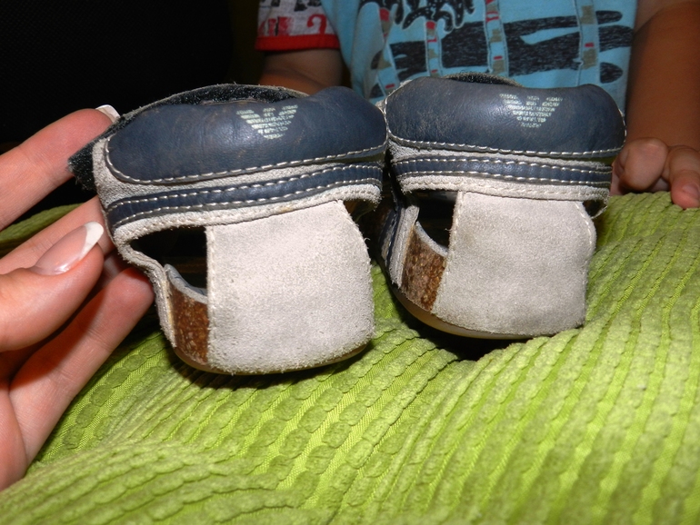 сандалии ARMANI JUNIOR  27размер(17см ) 1500р(почта)